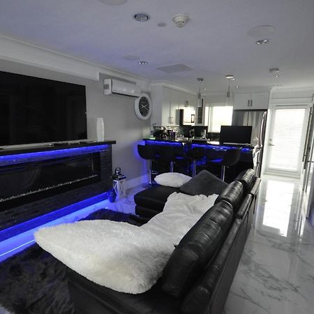 דירות וונקובר Beautiful Bright 3 Bed Townhouse מראה חיצוני תמונה