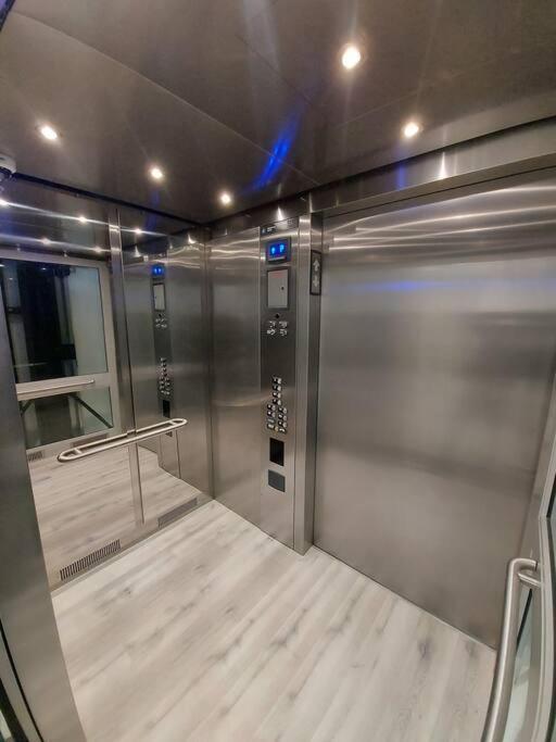 דירות וונקובר Beautiful Bright 3 Bed Townhouse מראה חיצוני תמונה