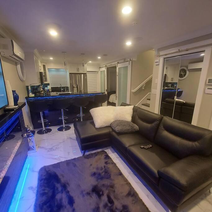 דירות וונקובר Beautiful Bright 3 Bed Townhouse מראה חיצוני תמונה