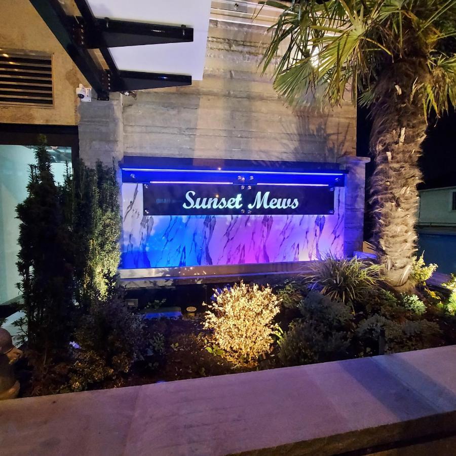 דירות וונקובר Beautiful Bright 3 Bed Townhouse מראה חיצוני תמונה