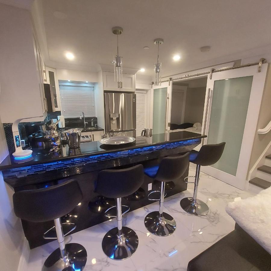 דירות וונקובר Beautiful Bright 3 Bed Townhouse מראה חיצוני תמונה