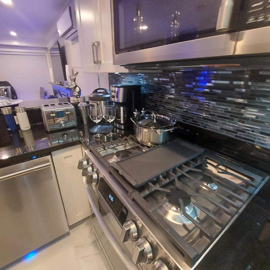 דירות וונקובר Beautiful Bright 3 Bed Townhouse מראה חיצוני תמונה