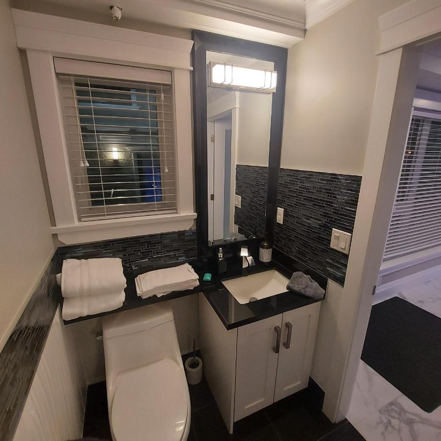 דירות וונקובר Beautiful Bright 3 Bed Townhouse מראה חיצוני תמונה