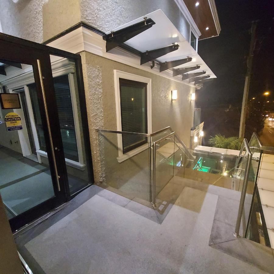 דירות וונקובר Beautiful Bright 3 Bed Townhouse מראה חיצוני תמונה